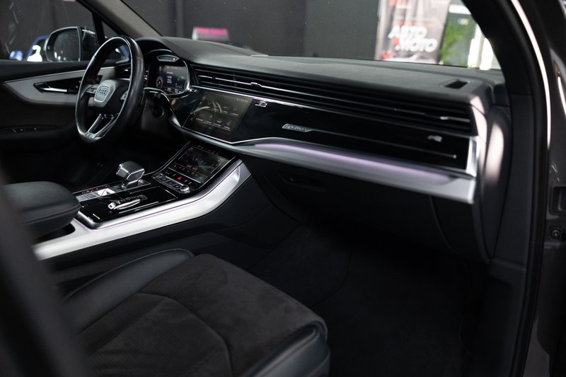 Audi Q7 2021, foto 27