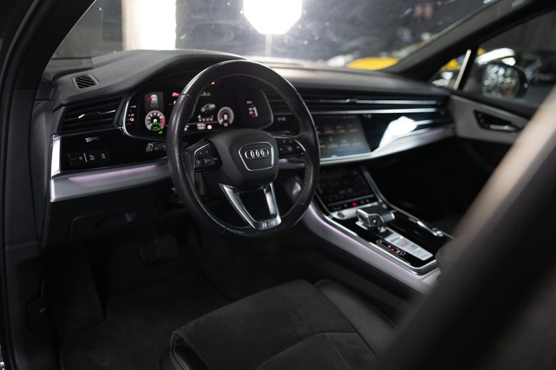 Audi Q7 2021, foto 20