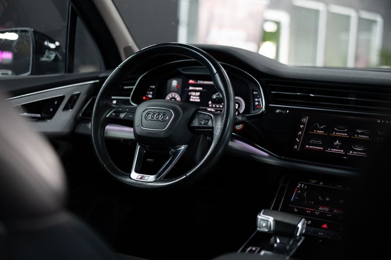 Audi Q7 2021, foto 37