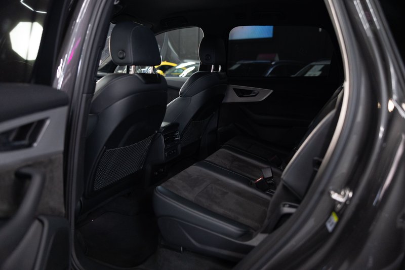 Audi Q7 2021, foto 23