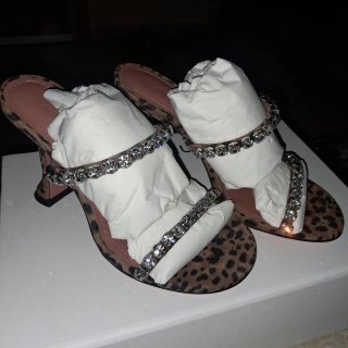 Zapatos Amina Muaddi Marrón/Plata