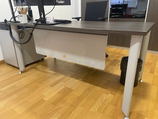 Escritorio oficina gris, 3 mesas
