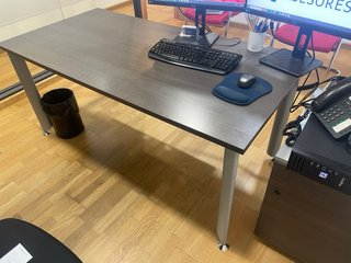 Escritorio oficina gris, 3 mesas