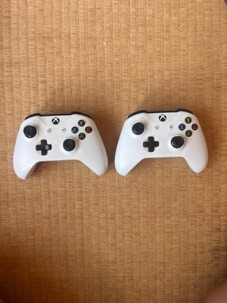 Xbox One S All-Digital 1TB + 2 Mandos