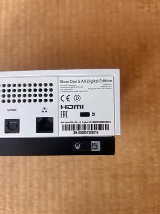 Xbox One S All-Digital 1TB + 2 Mandos