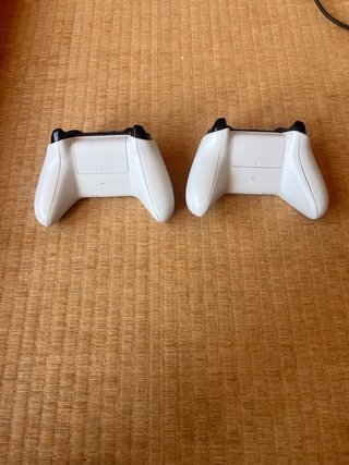 Xbox One S All-Digital 1TB + 2 Mandos