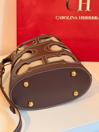 Bolso CH Initials Insignia nuevo⁠