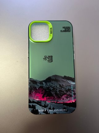 Confezione da 4 custodie per iPhone 13. Vari design