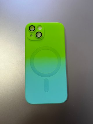 Confezione da 4 custodie per iPhone 13. Vari design
