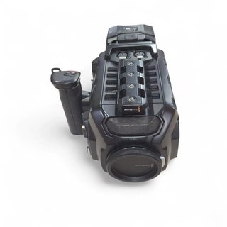 CAMARA CINEMATOGRAFICA URSA MINI 4.6K EF BLACKMAGIC + EMPUÑADORA + CARGADOR + CAJA