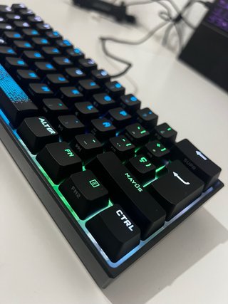 Teclado Mecánico Corsair K65 RGB 60%