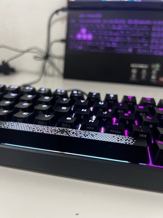 Teclado Mecánico Corsair K65 RGB 60%