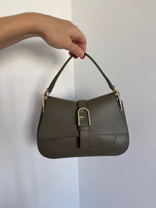Bolso Furla Flow. Sage