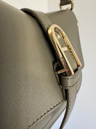 Bolso Furla Flow. Sage