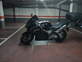 Honda VFR 800 VTEC Negra