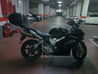 Honda VFR 800 VTEC Negra
