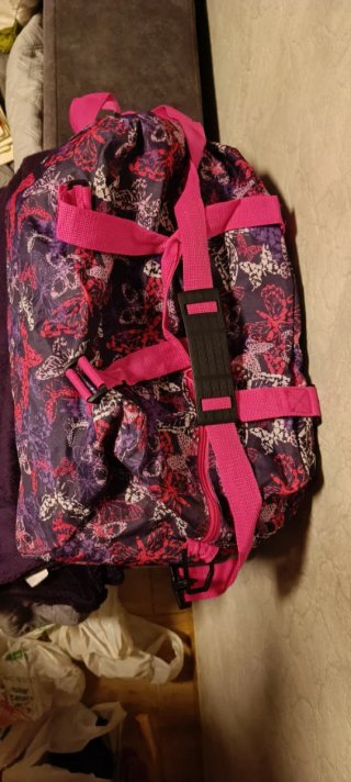 Macuto de viaje con estampado de mariposas