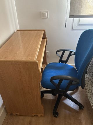 Escritorio y silla de estudio madera y tela