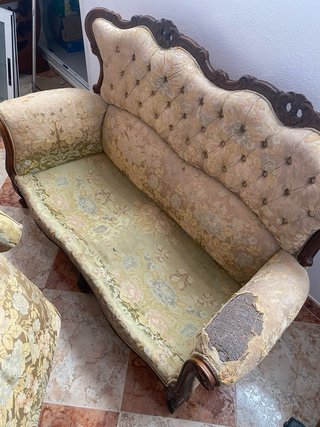 Lote Muebles Clásicos: Sofás y Sillones y mesas