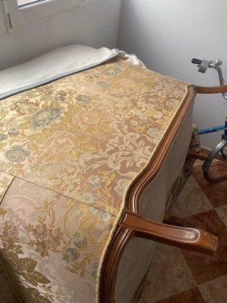 Lote Muebles Clásicos: Sofás y Sillones y mesas