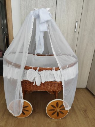 Cuna Moisés Mimbre con Dosel Blanco