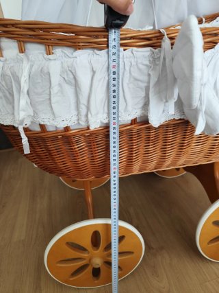 Cuna Moisés Mimbre con Dosel Blanco