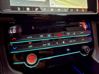 Jaguar F-PACE 2.0 i4D 180cv AWD Portfolio