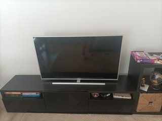 Mueble TV negro con aparador