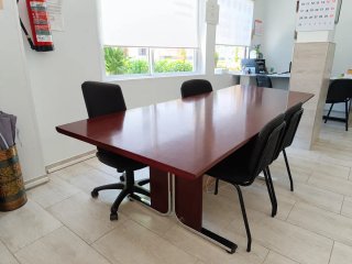 Mesa de oficina madera y metal 60x2 metros.