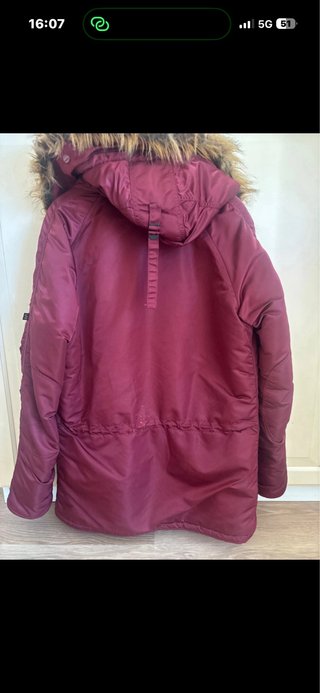 Chaqueta Alpha Industries Burdeos con Capucha