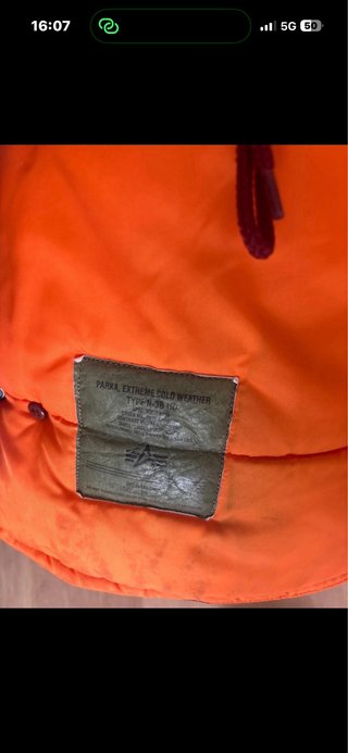 Chaqueta Alpha Industries Burdeos con Capucha