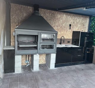 Parrillas de obra con horno y leñero
