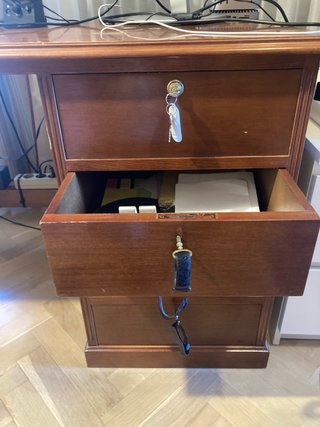 Scrivania in legno massello