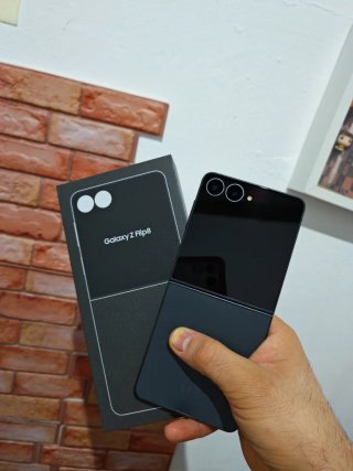Samsung Galaxy Z Flip 8 + Factura Vendo o cambio