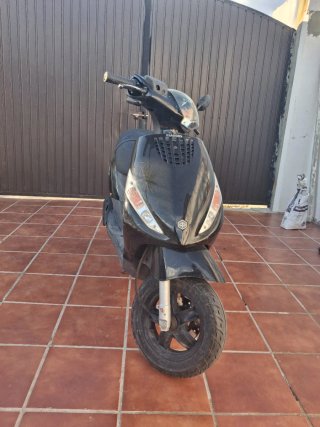 Piaggio Zip 49cc Scooter Negra