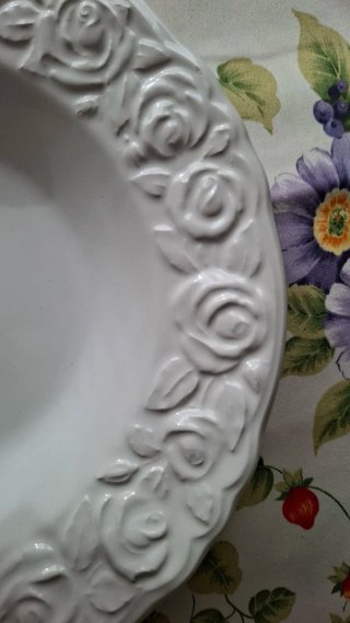 Vajilla Quadrifoglio Franco Giorgi rosas relieve