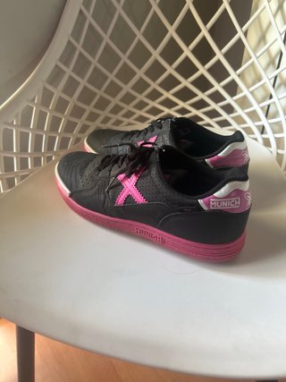 Zapatillas Futsal Munich Negras Rosas