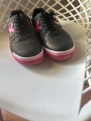 Zapatillas Futsal Munich Negras Rosas