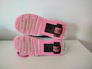 WOHS. Zapatillas con ruedas