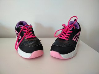 WOHS. Zapatillas con ruedas