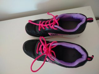 WOHS. Zapatillas con ruedas
