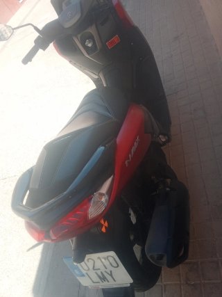 Moto Scooter Roja