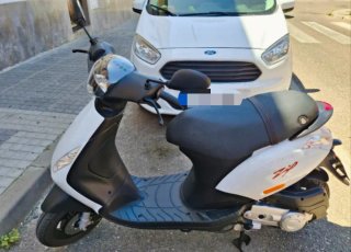 Piaggio Zip Scooter