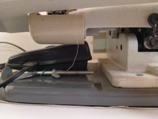 Máquina de coser bajos Kosel
