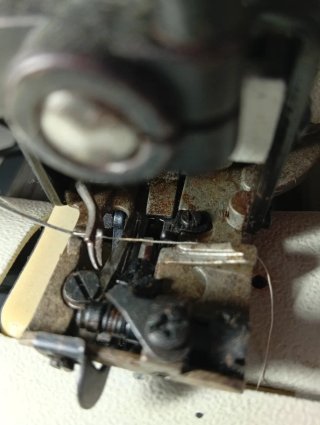Máquina de coser bajos Kosel