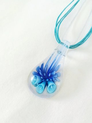 Collana y2k vintage in vetro di Murano blu nuova