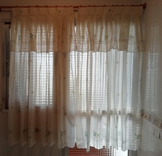 2 cortinas ventana cocina