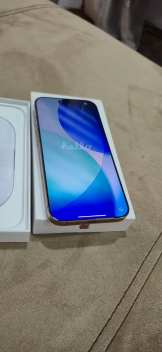 iPhone 16 Pro Max Dorado