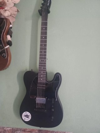 Guitarra Harley Berton con pastilla Gibson 490