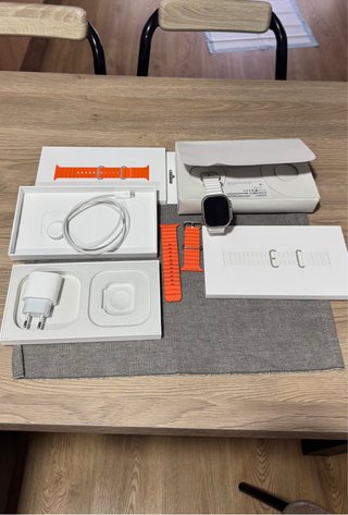 Apple Watch Ultra 2 con correas